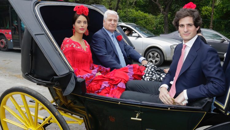 Carlos Fitz-James Stuart, Sofía Palazuelo y Fernando Fitz-James Stuart en la Feria de Abril 2017