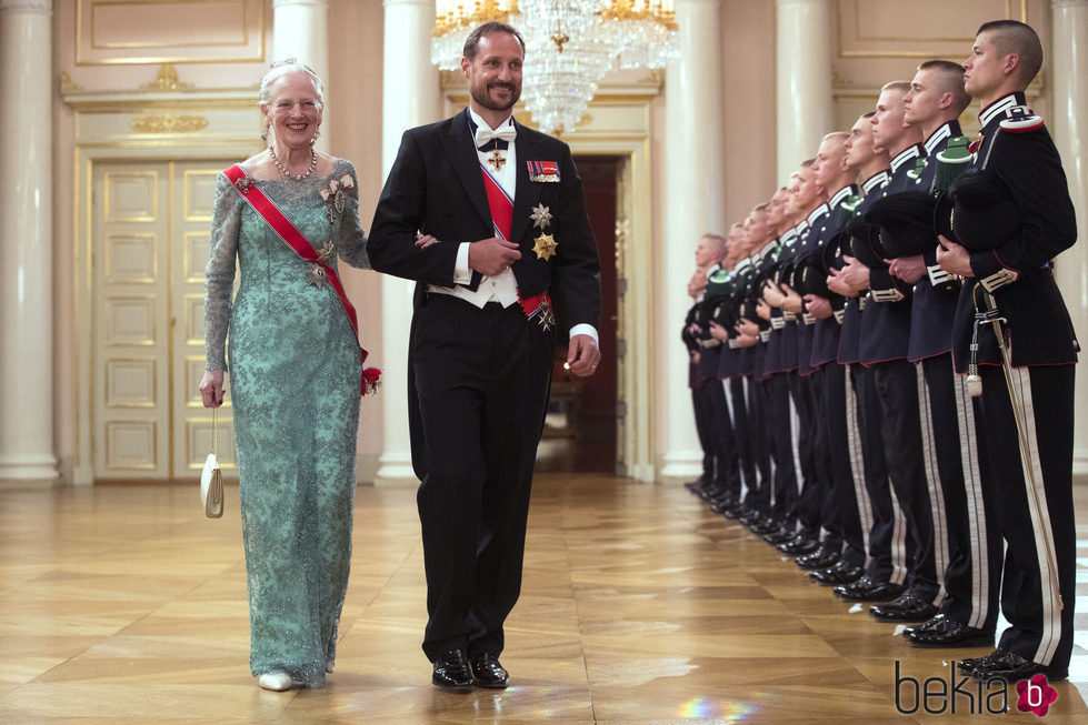 Margarita de Dinamarca y Haakon de Noruega en una cena de gala por el 80 cumpleaños de los Reyes de Noruega