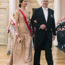 Alberto de Monaco y Mary de Dinamarca en una cena de gala por el 80 cumpleaños de los Reyes de Noruega