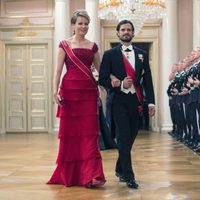 Matilde de Bélgica y Carlos Felipe de Suecia en una cena de gala por el 80 cumpleaños de los Reyes de Noruega