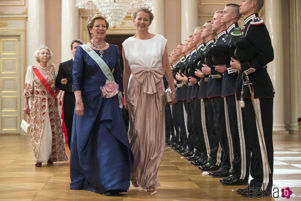 Ana Maria de Grecia y Mabel de Holanda en una cena de gala por el 80 cumpleaños de los Reyes de Noruega