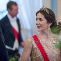 Mary de Dinamarca en una cena de gala por el 80 cumpleaños de los Reyes de Noruega