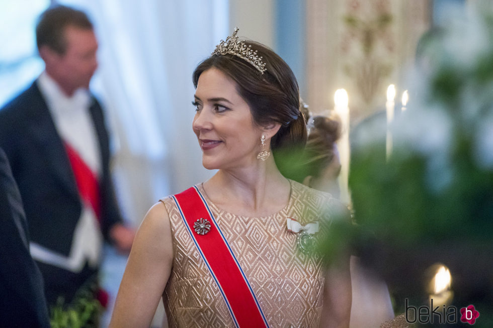 Mary de Dinamarca en una cena de gala por el 80 cumpleaños de los Reyes de Noruega