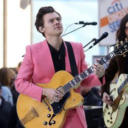 Harry Styles interpretando Caroline en Today show