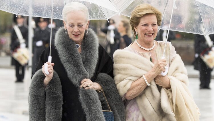 Margarita de Dinamarca y Ana María de Grecia en la cena en honor a los Reyes de Noruega por su 80 cumpleaños