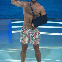 Eliad Cohen posando sin camiseta en el plató de 'Supervivientes 2017'