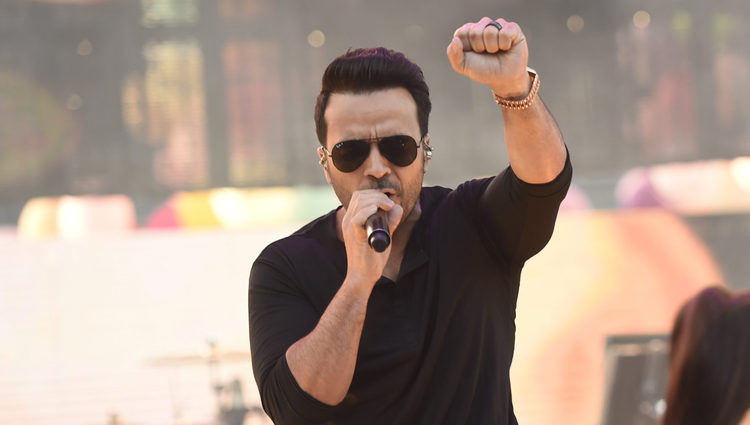 Luis Fonsi actuando en el Festival Wango Tango 2017