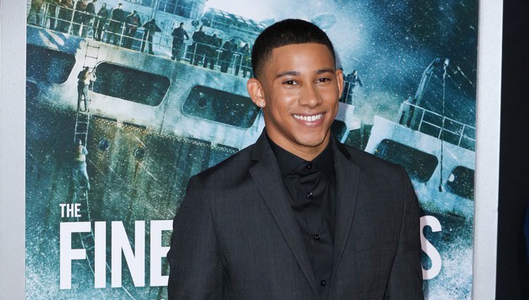 Keiynan Lonsdale en la Premiere de 'La hora decisiva'