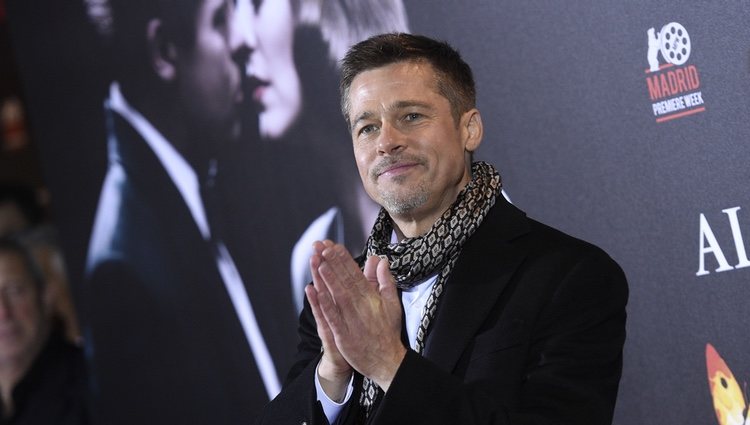 Brad Pitt en la premiére de 'Aliados'