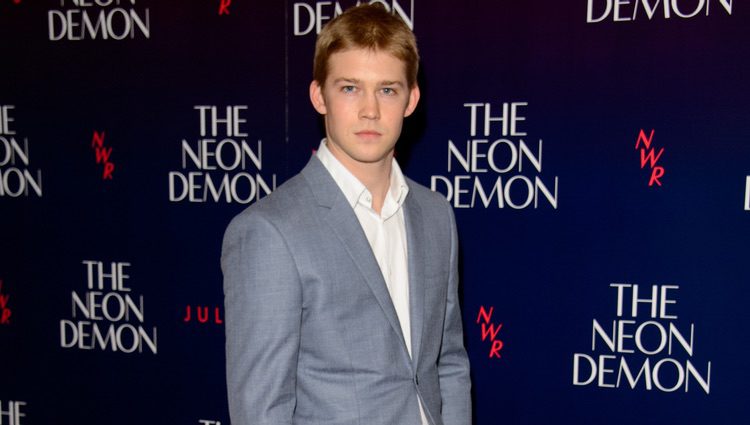 Joe Alwyn en el estreno de 'El Demonio Neón'