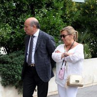 Carmen Borrego y José Carlos Bernal llegando al hospital tras el ingreso de María Teresa Campos