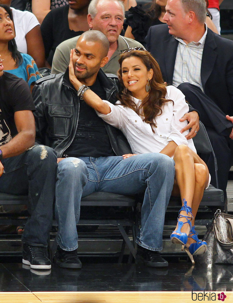 Tony Parker y Eva Longoria viendo un partido en el Madison Square Garden