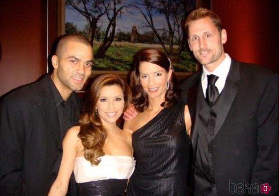 Tony Parker y Eva Longoria con Brent y Erin Barry