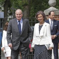 Los Reyes Juan Carlos y Sofía en la Comunión de la Infanta Sofía