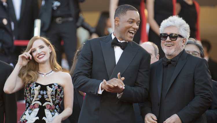 Jessica Chastain, Will Smith y Pedro Almodóvar en la gala inaugural del Festival de Cannes 2017