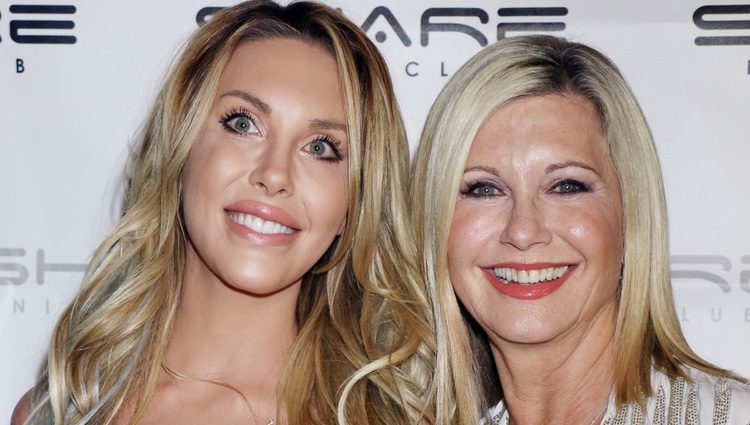 Olivia Newton-John y su hija Chloe Lattanzi