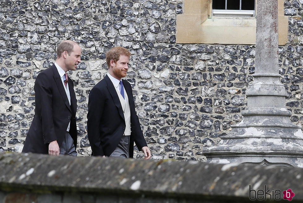 Los Príncipes Harry y Guillermo de Inglaterra en la boda de Pippa Middleton