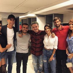 Cristiano Ronaldo y Georgina Rodríguez con unos amigos posando con J Balvin