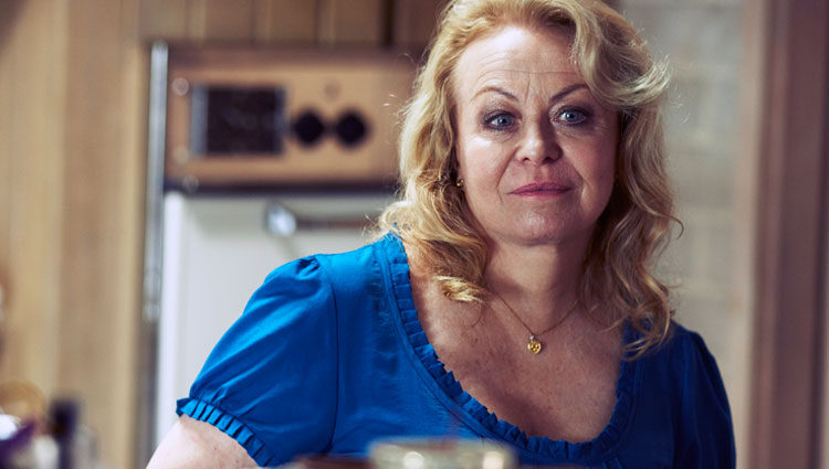 Jacki Weaver como Janine 'Smurf' Cody en 'Animal Kingdom'