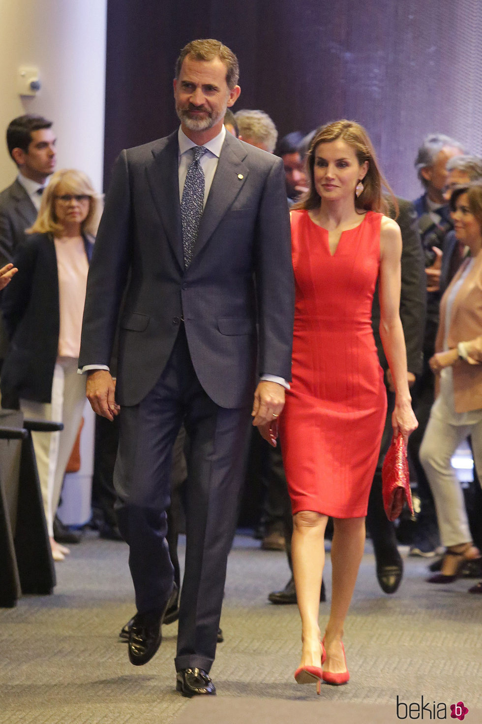 Los Reyes Felipe y Letizia en la entrega de las becas 'la Caixa'