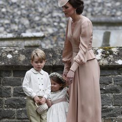 El Príncipe Jorge, triste tras una reprimenda de Kate Middleton en la boda de Pippa Middleton y James Matthews