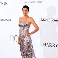 Irina Shayk en la Gala amfAR del Festival de Cannes 2017