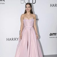 Barbara Palvin en la Gala amfAR del Festival de Cannes 2017