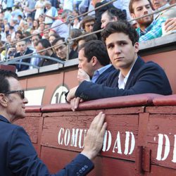 Froilán y José Ortega Cano viendo torear a Gonzalo Caballero en Las Ventas