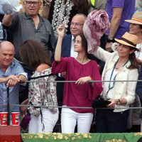 La Infanta Elena y sus hijos en los toros en Aranjuez