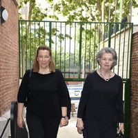 Cristina de Borbón-Dos Sicilias y Ana de Orleans en una misa en memoria de la Infanta Alicia