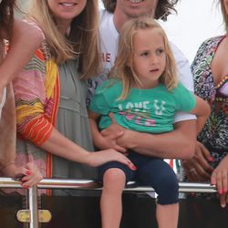 Luka Modric con su mujer Vanja Bosnic y su hija Ema en Ibiza