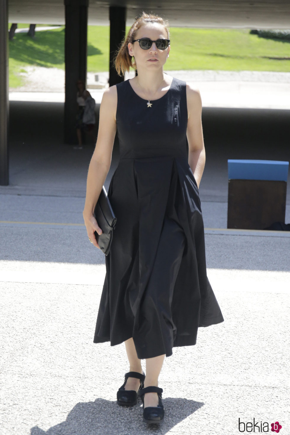 Leonor Watling en la capilla ardiente de David Delfín en el Museo del Traje de Madrid