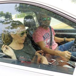 Fidel Albiac y Rocío Carrasco llegando a casa de María Teresa Campos