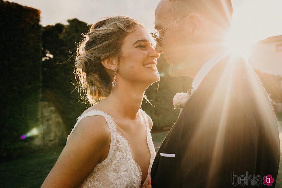 La romántica mirada entre Risto Mejide y Laura Escanes el día de su boda