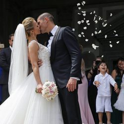 Yolanda Cardona y Víctor Valdés tras pasar por el altar