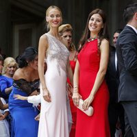 Vanesa Lorenzo y Nuria Cunillera en la boda de Yolanda Cardona y Víctor Valdés