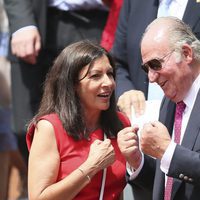 El Rey Juan Carlos y Anne Hidalgo celebrando un punto de Rafa Nadal en la final de Roland Garros 2017