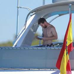 Leo Messi luce cuerpazo en un barco en Ibiza