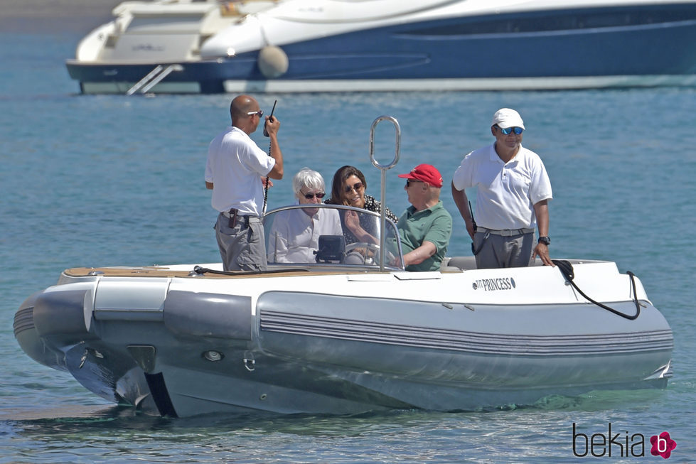 Bernie Ecclestone disfrutando de Ibiza con su mujer Fabiana Flosi