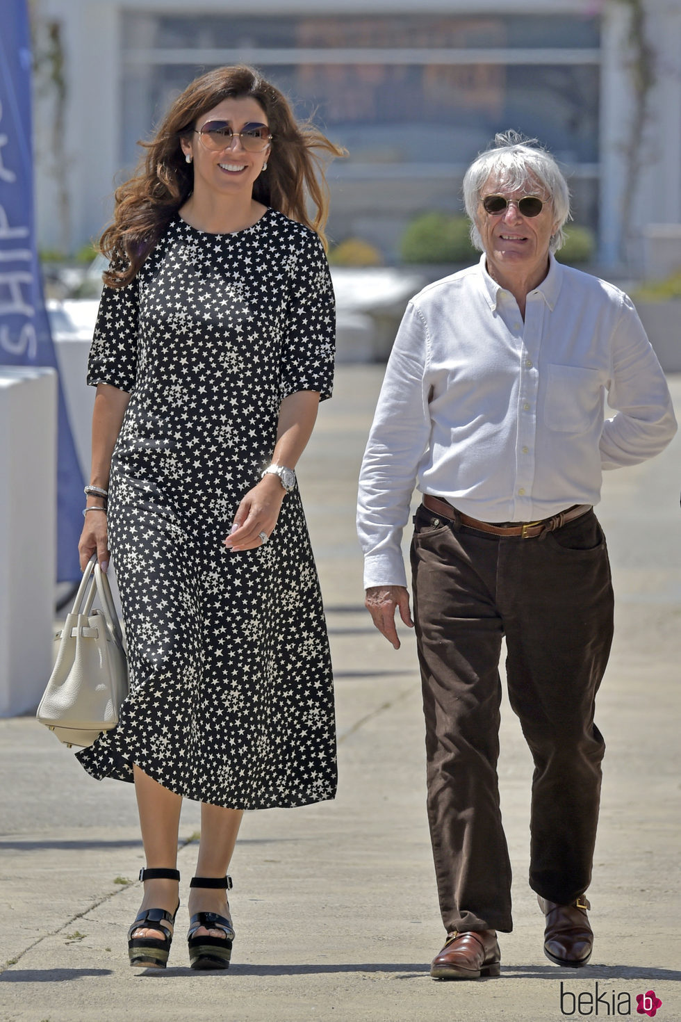 Bernie Ecclestone junto a Fabiana Flosi paseando por ibiza