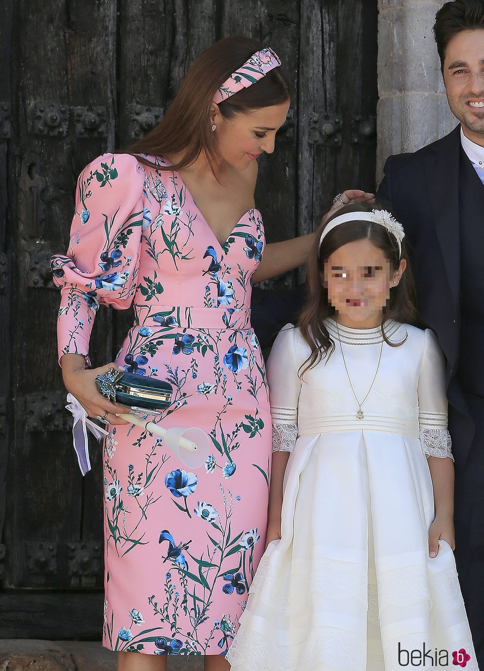 Paula Echevarría muy cariñosa en la Comunión de Daniella