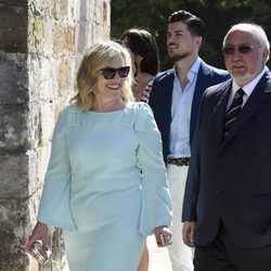 Elena Colodrón y Luis Manuel Echevarría en la Primera Comunión de Daniella Bustamante