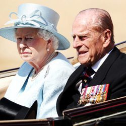 La Reina Isabel II y el Duque de Edimburgo en la tradicional Trooping The Colour