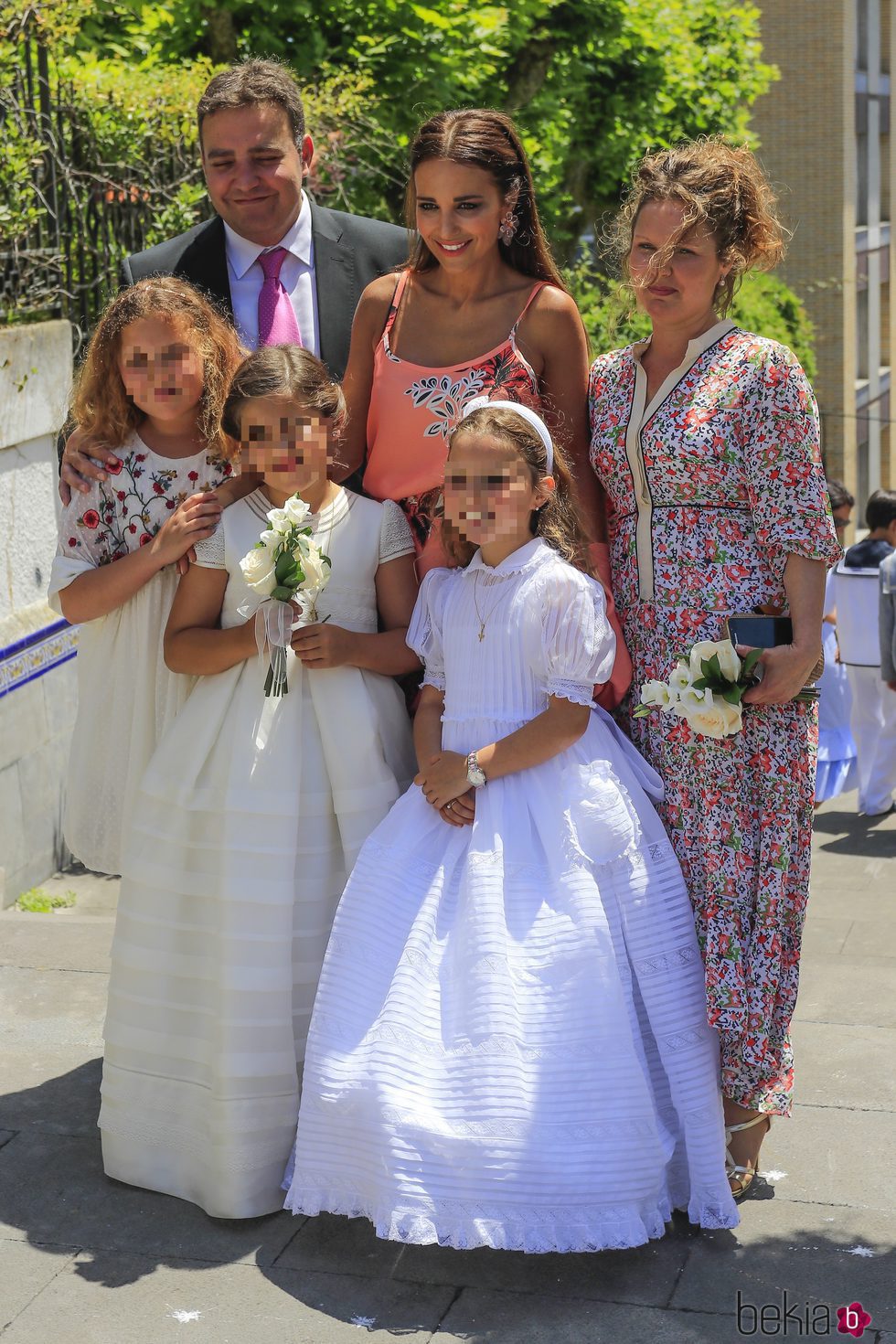 Paula Echevarría y Daniella con su familia en el Corpus Christi de candás