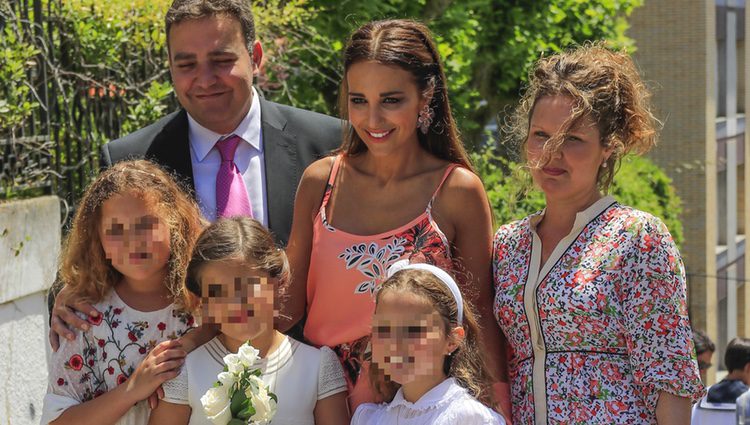 Paula Echevarría y Daniella con su familia en el Corpus Christi de candás