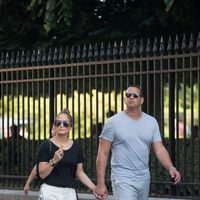 Jennifer Lopez y Alex Rodríguez paseando por las calles de París