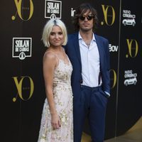 Ana Fernández y Adrián Roma en los Premios Yo Dona Internacional 2017