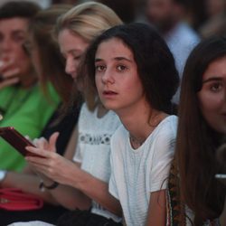 Victoria de Marichalar en el concierto de Taburete en un evento de moda