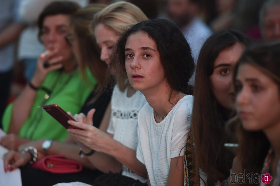 Victoria de Marichalar en el concierto de Taburete en un evento de moda