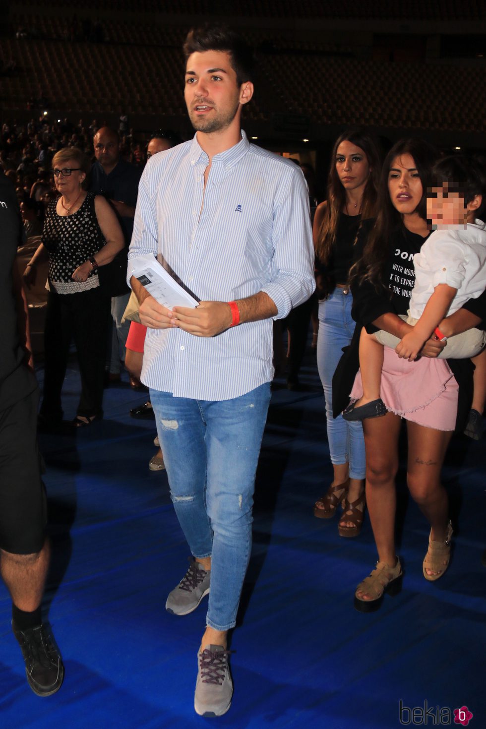 Alejandro Albalá llegando al concierto de Isabel Pantoja en Sevilla